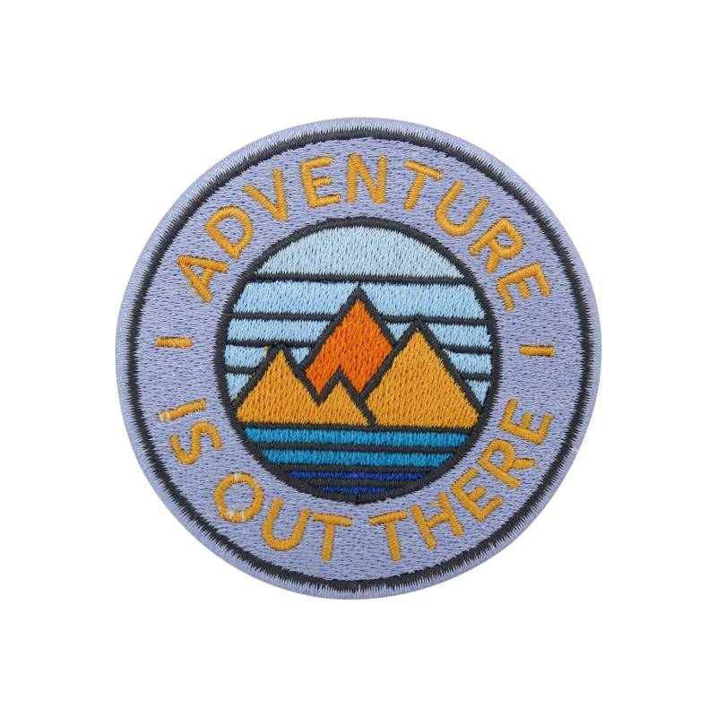 Patch Zum Aufbügeln Adventure Is Out There | Wandern Outdoor Patches, Berg Bügelflicken, Klettern Flicken, Aufnäher Wanderer Retro Rucksäcke von FinallyHomeDesign
