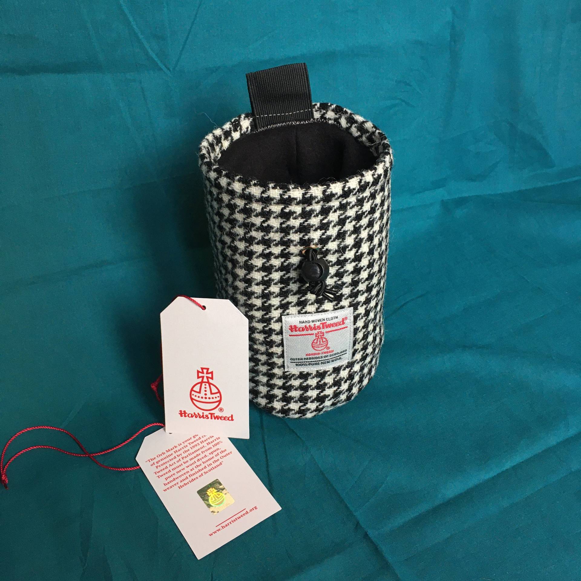 Harris Tweed Chalkbag Schwarz-Weißes Hahnentrittmuster Zum Klettern, Bouldern Harris Tweed Chalkbag Schwarz-Weißes Hahnentrittmuster Zum Klettern, Bouldern von FinchClimbing