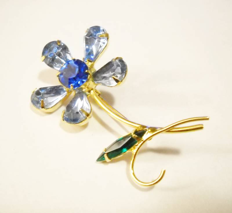 Blumen Brosche Vintage Blau Grün Strass Zierliche Multi Geformt Glas Facettierten Mid Century Wald Festival Blumen Brosche Vintage Blau Grün Strass Zierliche Multi Geformt Glas Facettierten Mid Century Wald Festival von FindCharlotte