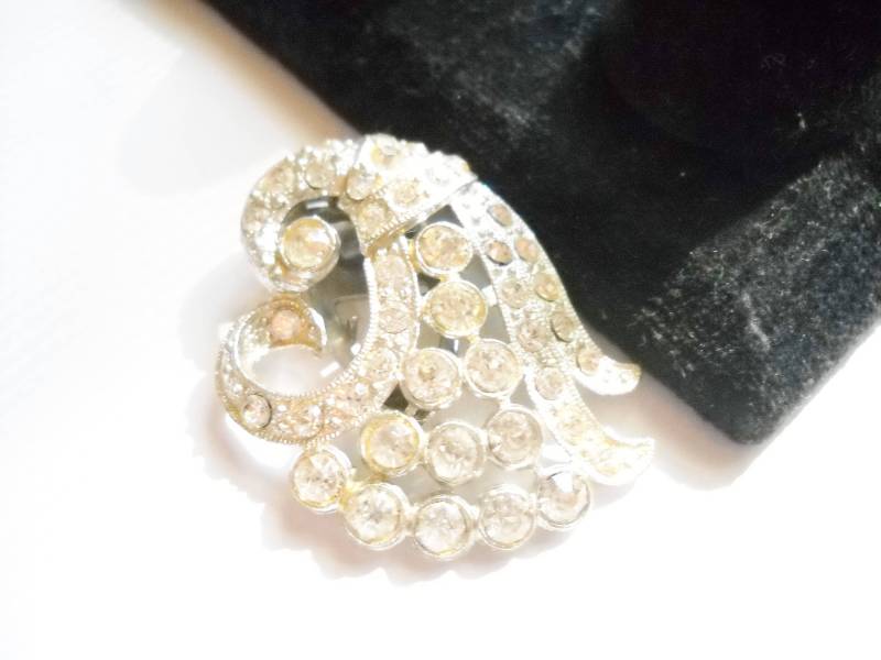 Strass Kleid Clip Art Deco Vintage Topf Metall Glitzer Glitz Bright Pave' Set Klare Strasssteine 1920Er Bis 1940Er Jahre Retro Strass Kleid Clip Art Deco Vintage Topf Metall Glitzer Glitz Bright Pave' Set Klare Strasssteine 1920Er Bis 1940Er Jahre Retro von FindCharlotte