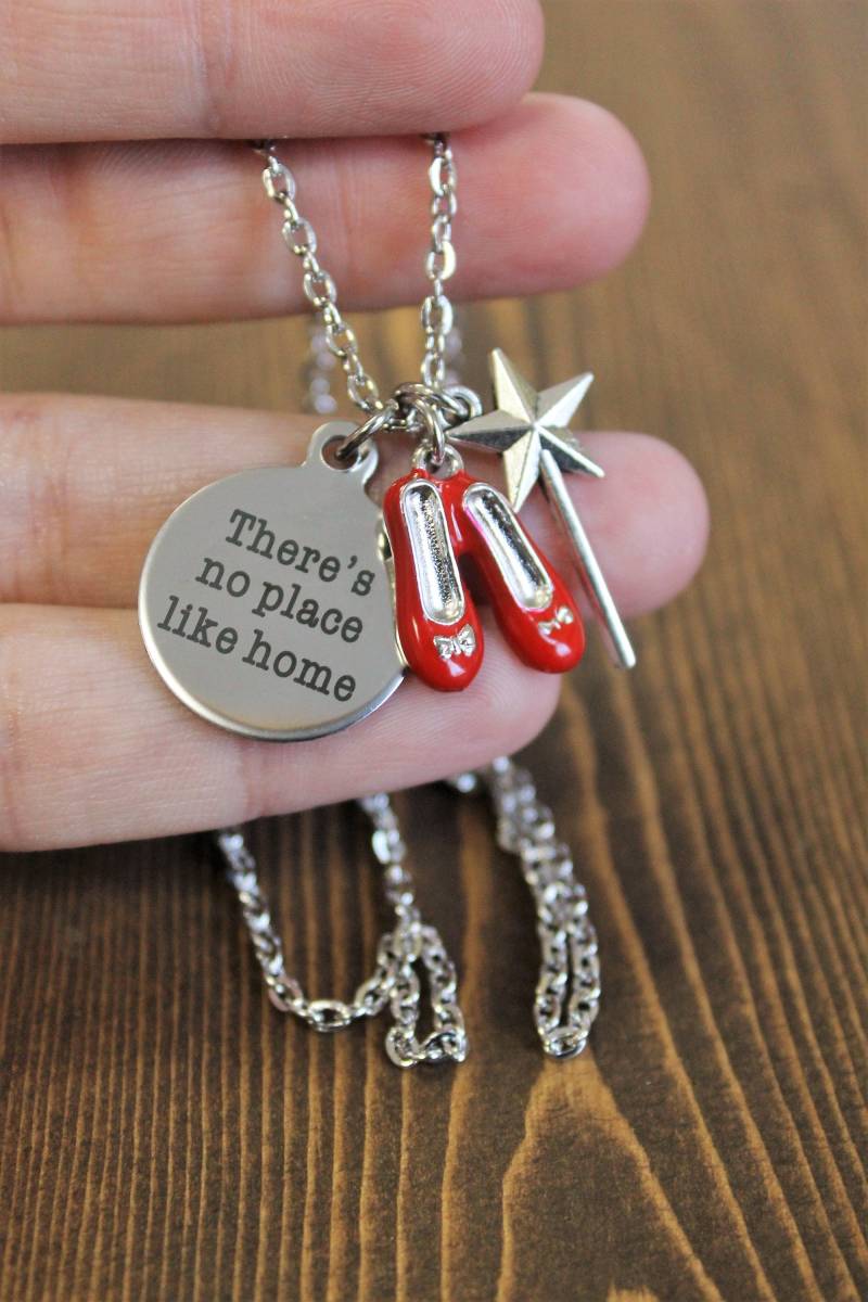 Es Gibt Keinen Ort Wie Zu Hause - Zauberer Von Oz Inspiriert Ruby Slippers Rubin Rot Jewerly Gute Hexe Halskette Schmuck von FindKeepCreate