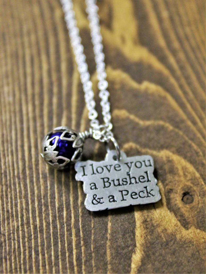 Ich Liebe Dich Ein Scheffel & Küsschen - Mädchen-Halskette Favorit Nichte Geschenke Tochter Halskette Geburtstag Spitze Des Liedes Diagramme von FindKeepCreate