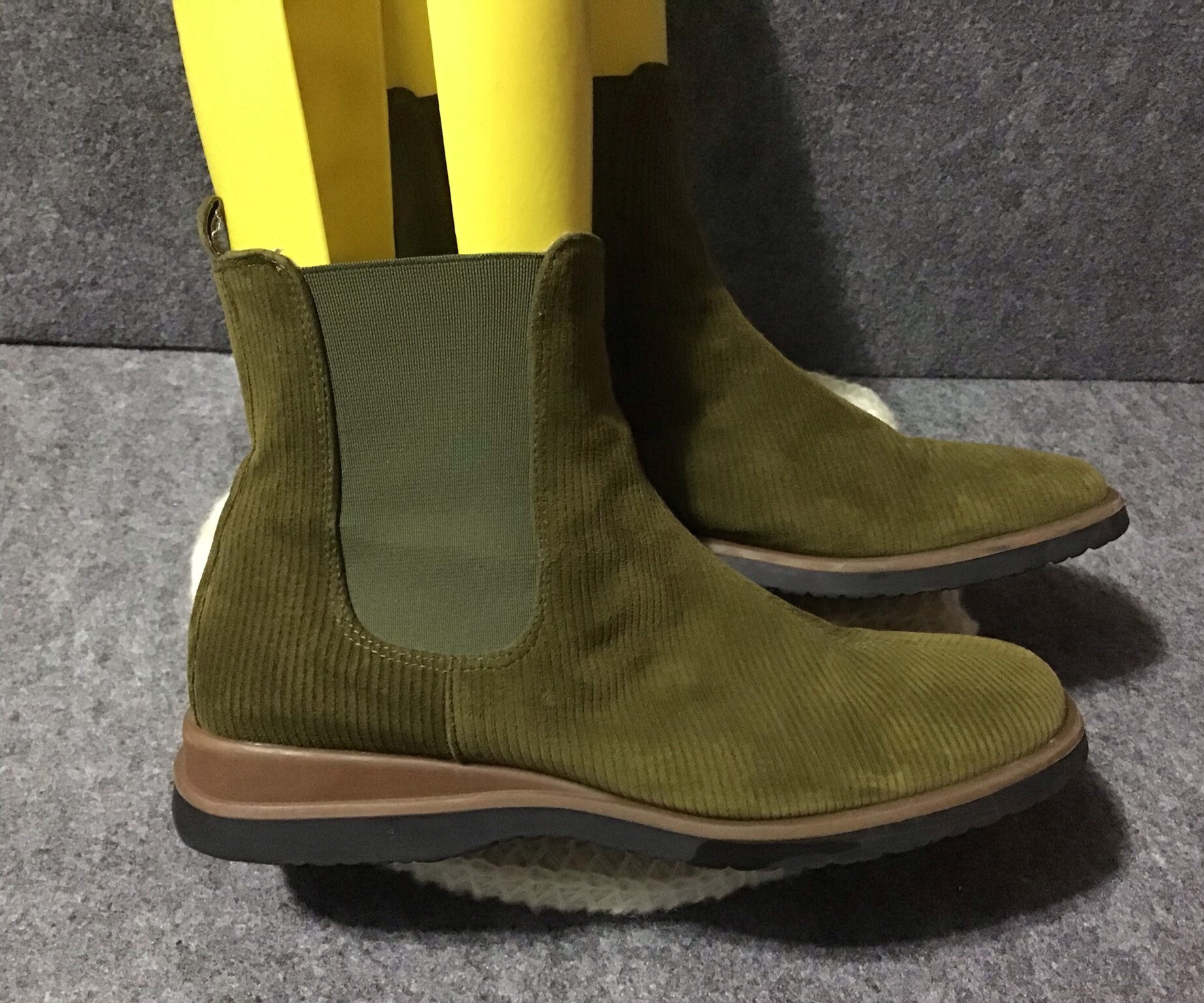 Marina Rinaldi Voyage Cord Olivegrün Pull-On Ankle Boots Größe 40 Marina Rinaldi Voyage Cord Olivegrün Pull-On Ankle Boots Größe 40 von FindTheHappy7