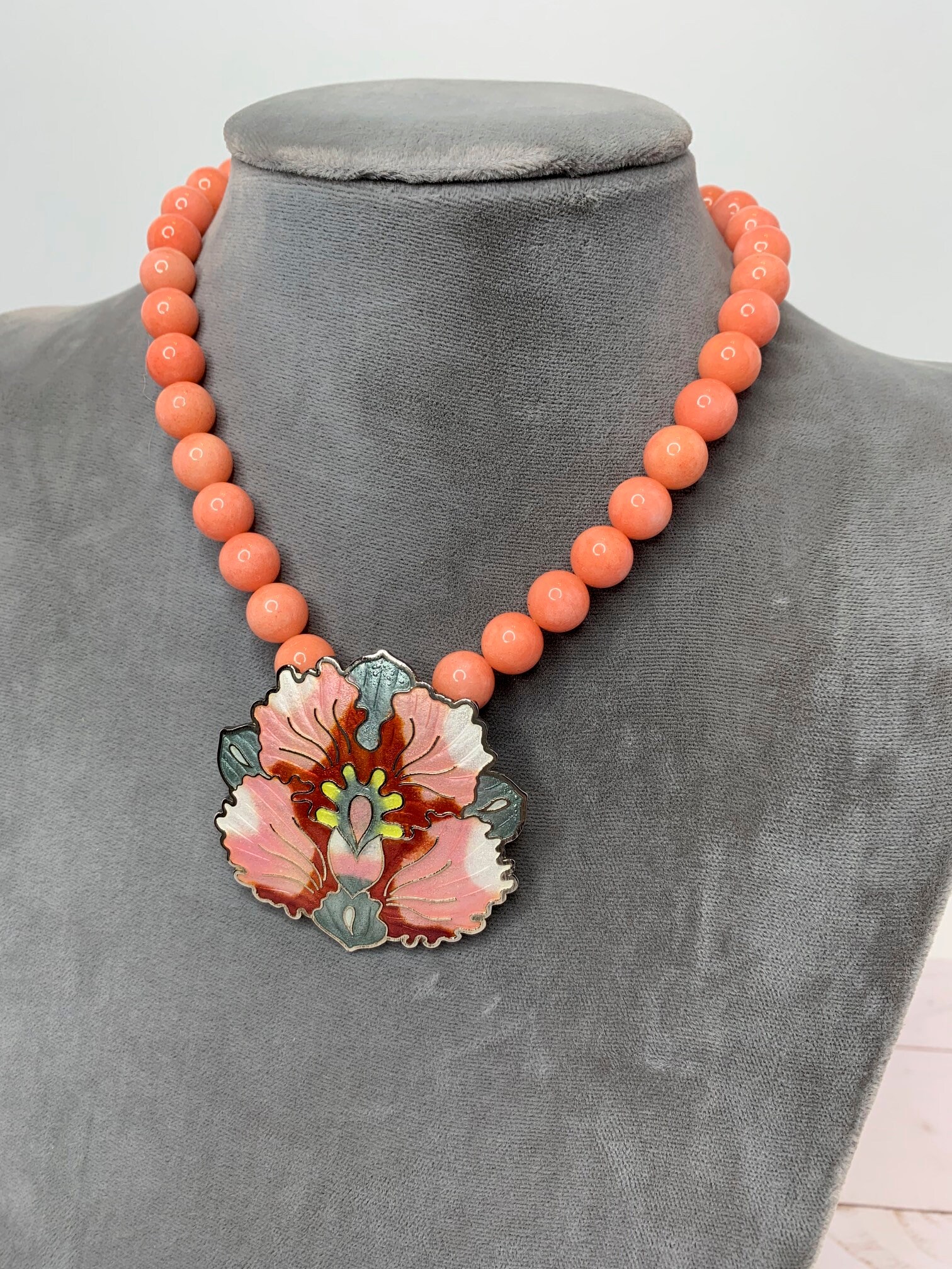Floral Jade Perlen Halskette von FindingVintageStudio