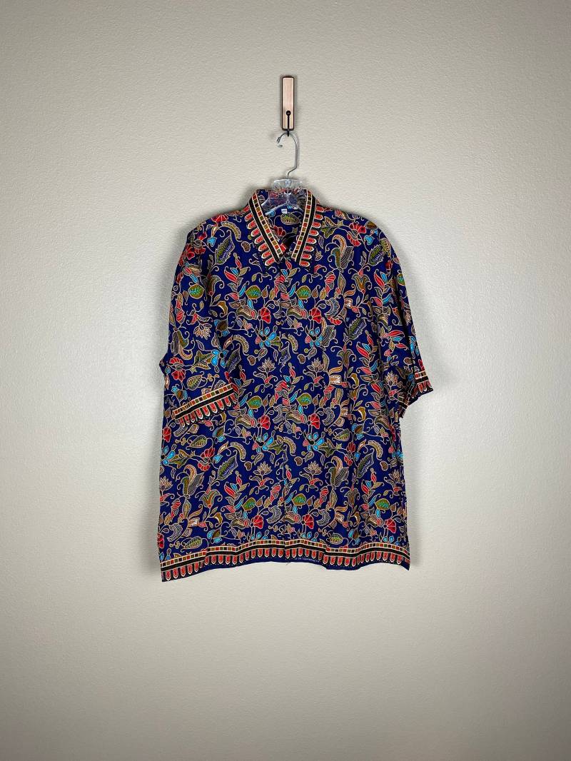 Singapur Button Up | Sz M Vintage 90Er Jahre Print Abstrakte Blume Und Baum Island Shirt von FindingxFashion