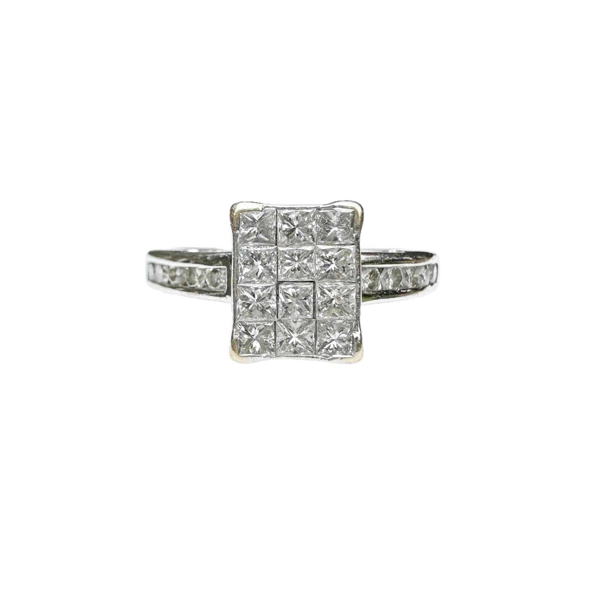 Moderner, 18 Karat, 750 Gold Princess Schliff Diamant 0.82Ct Cluster Verlobungsring von FineAntiqueJewelry