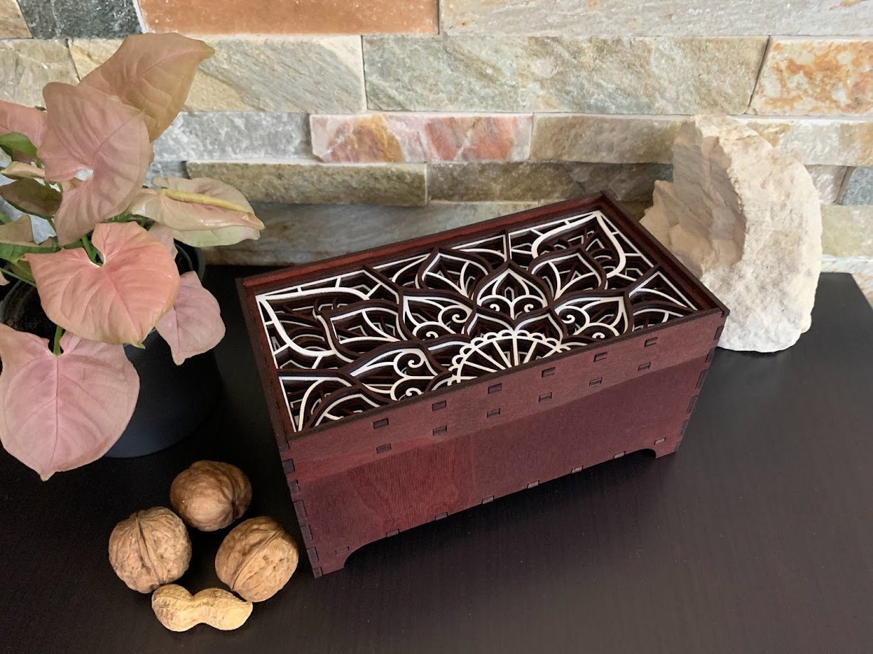 Mandala Box/Kästchen Mit Spiegelfolie Mandala Box/Kästchen Mit Spiegelfolie von FineCuttedThings