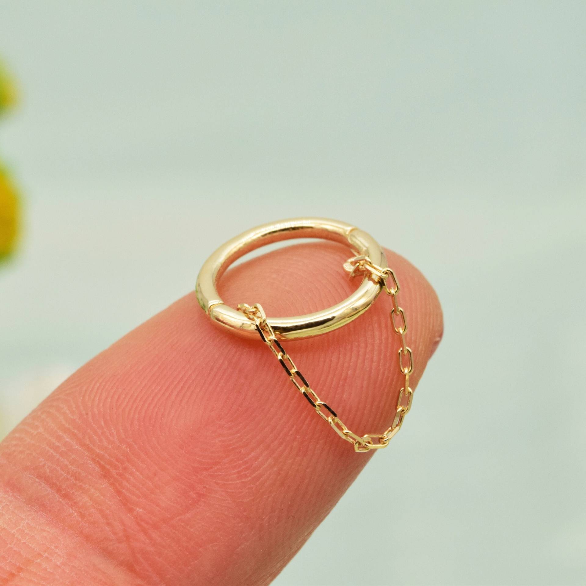 14K Solid Gold Einzelkette Septum Hoop Ring Kette Nasenring Daith Ohrring Tragus Helix Clikcer Knorpel Conch 16G 8mm 14K Solid Gold Einzelkette Septum Hoop Ring Kette Nasenring Daith Ohrring Tragus Helix Clikcer Knorpel Conch 16G 8mm von FineGoldPiercing