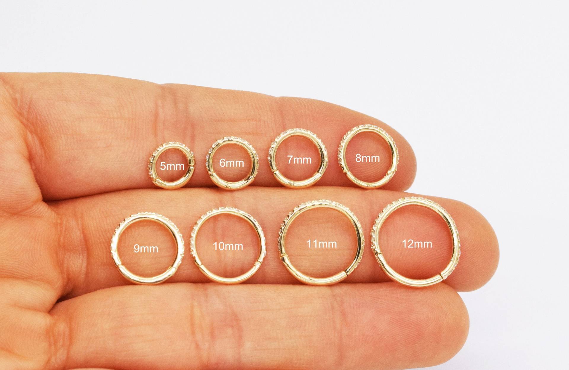 14K Solid Gold Halbe Ewigkeit Cz Clicker Segment Huggie Hinged Knorpel Daith Helix Tragus Conch Rook Piercing Hoop Ring 16G/18G 14K Solid Gold Halbe Ewigkeit Cz Clicker Segment Huggie Hinged Knorpel Daith Helix Tragus Conch Rook Piercing Hoop Ring 16G/18G von FineGoldPiercing