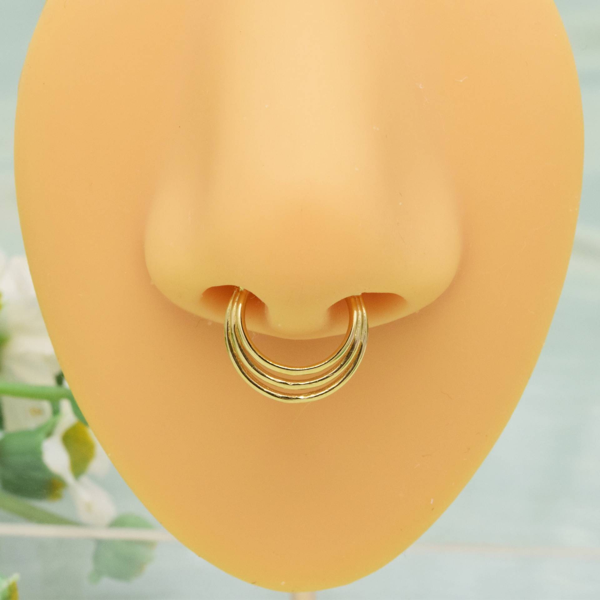 14K Solid Gold Triple Line Septum Clicker Seamless Klapp Hoop Ohrring Nasenring Daith Layered Helix Ring 14K Solid Gold Triple Line Septum Clicker Seamless Klapp Hoop Ohrring Nasenring Daith Layered Helix Ring von FineGoldPiercing