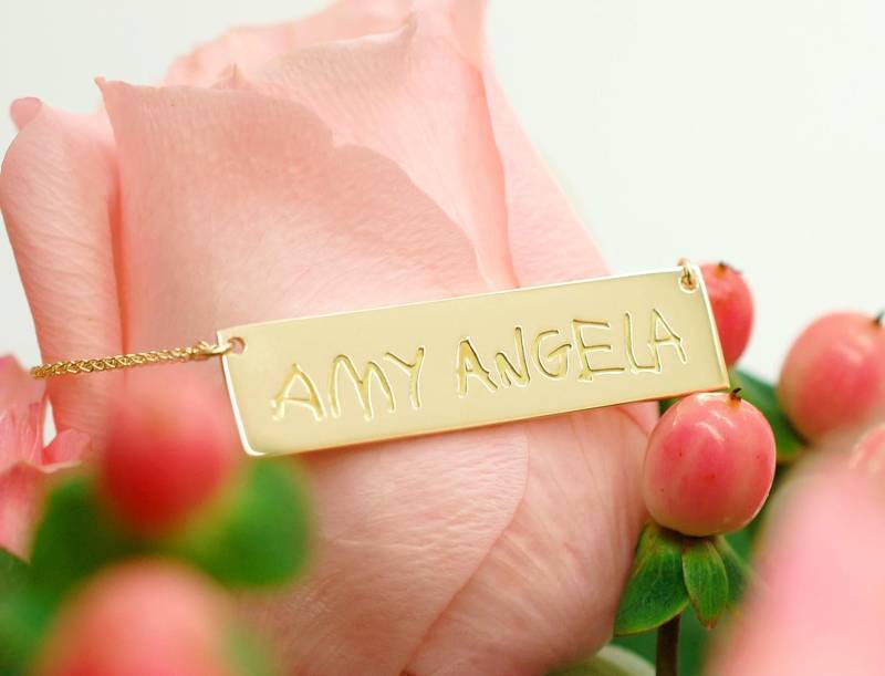 Horizontale 14K Solid Gold Bar Halskette Mit Gravur Kinder Initialen, Weihnachtsgeschenke Oma Enkel Geschenk Personalisierte von FineJewelrySavenko