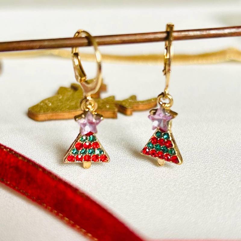 Tannenbaum Ohrringe | Xmas Gold Creolen Hängeohrringe Weihnachtsschmuck Rot von FineLineHH