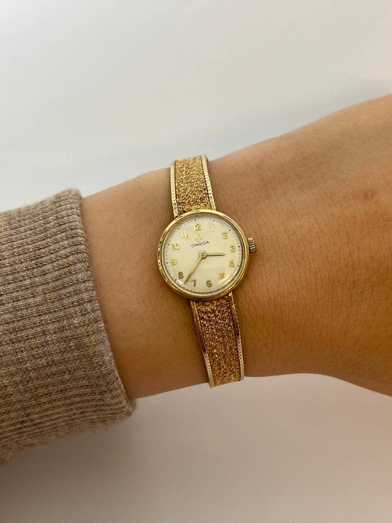 Omega Damen Armbanduhr Komplett Aus Gold Im Vintage-Look. Hallmarked London 1967. Box Inklusive. Ref Nr. 611 von FineTimesWatches