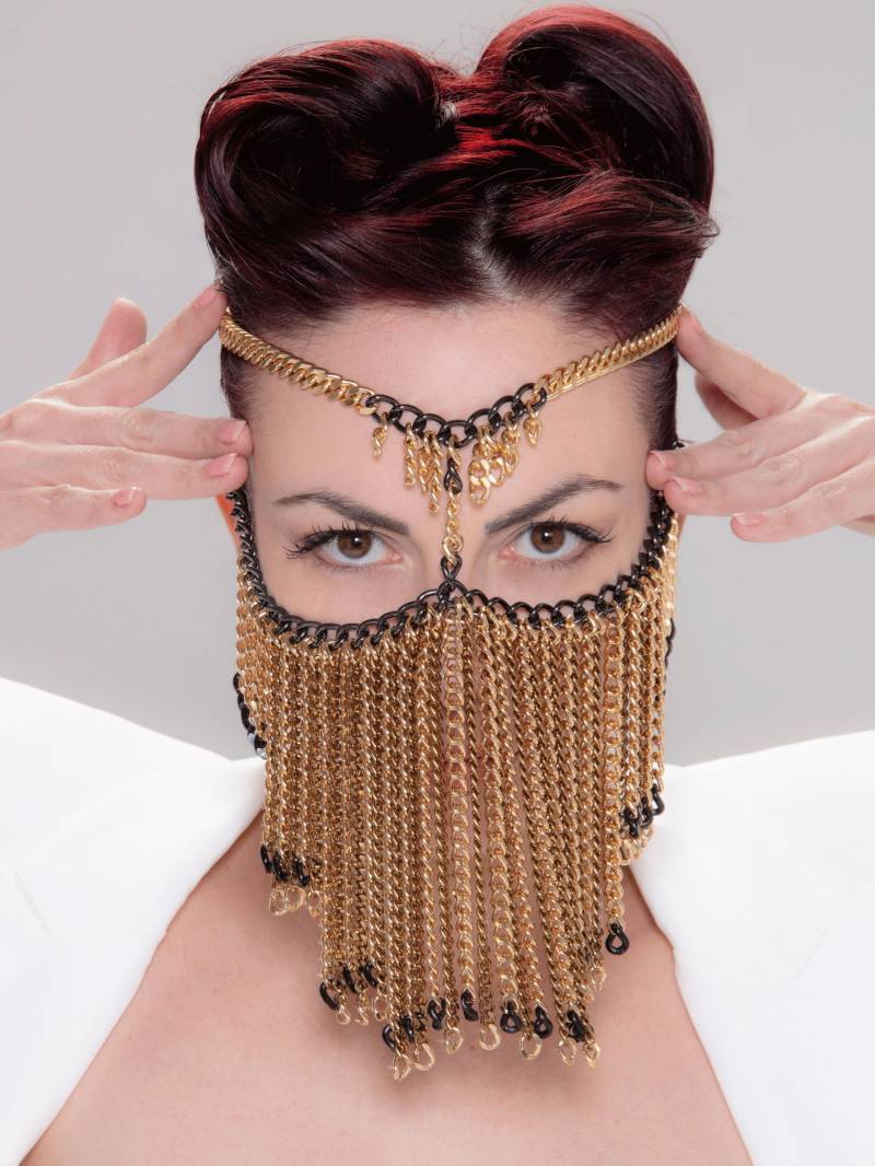 Handgemachte Goldkette Gesichtsschleier Burning Man Fransen Accessoire Handgemachte Goldkette Gesichtsschleier Burning Man Fransen Accessoire von Finerblack