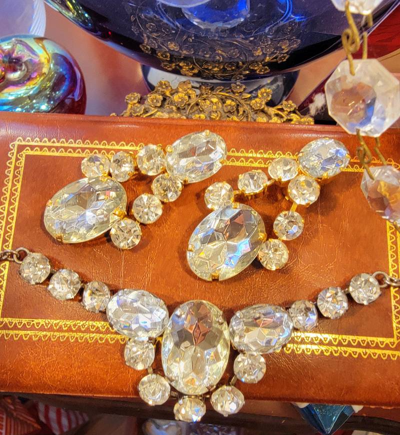 Vintage Statement Halskette Und Ohrringe Circa 1950Er Jahre Klar Acryl Strass Hochzeit Abschlussball Haute Couture Schmuck High End Modeschmuck von Finerry