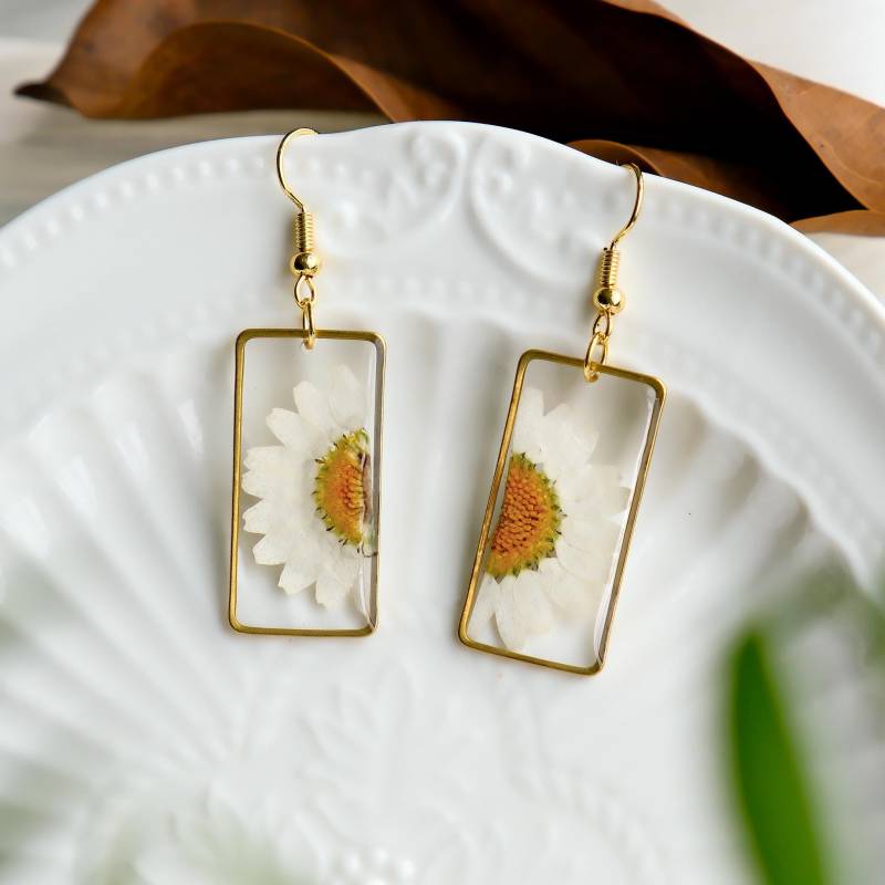 Echte Daisy Blume Harz Ohrringe Handgepresste Drop Schmuck, Geschenke Für Sie von FingertipGarden