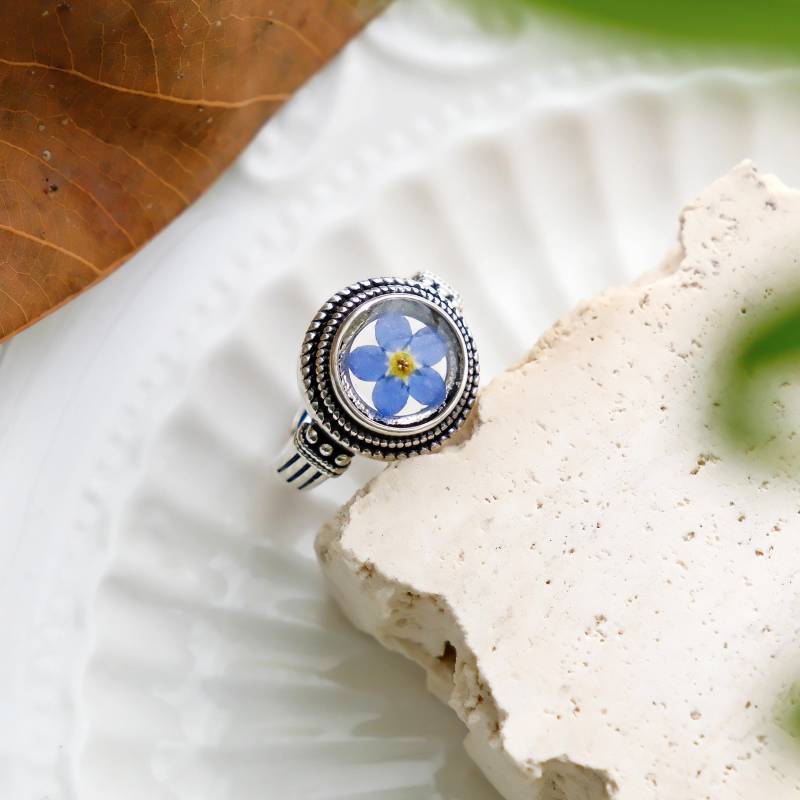 Handgemachte Vergissmeinnicht Blumen Harz Ring Verstellbare Statement Ring Geschenke Für Sie von FingertipGarden