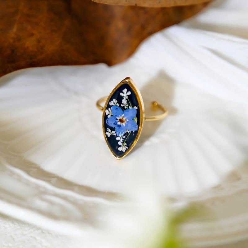 Vergissmeinnicht Blumen Harz Ring Handgemachte Einstellbar Statement Ring Geschenke Für Sie von FingertipGarden
