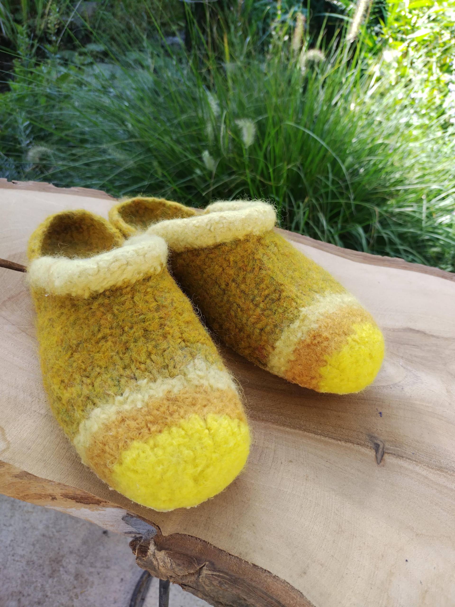 Filzschuhe Hausschuhe Puschen Gästeschuhe Filzclocs Aus 100%schurwolle. Vollflächiger Latexsohle in 38/39 Hergestellt Von Mir Bayern Filzschuhe Hausschuhe Puschen Gästeschuhe Filzclocs Aus 100%schurwolle. Vollflächiger Latexsohle in 38/39 Hergestellt Von Mir Bayern von Finkenliesel