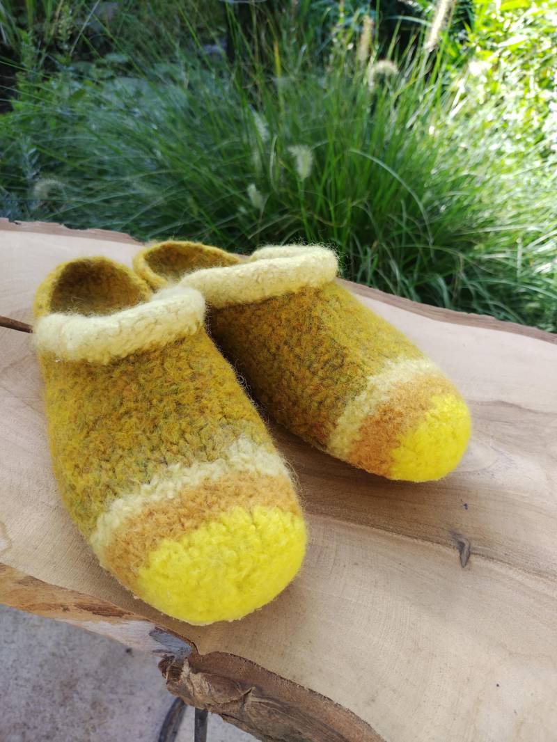 Filzschuhe Hausschuhe Puschen Gästeschuhe Filzclocs Aus 100%schurwolle. Vollflächiger Latexsohle in 38/39 Hergestellt Von Mir Bayern Filzschuhe Hausschuhe Puschen Gästeschuhe Filzclocs Aus 100%schurwolle. Vollflächiger Latexsohle in 38/39 Hergestellt Von Mir Bayern von Finkenliesel