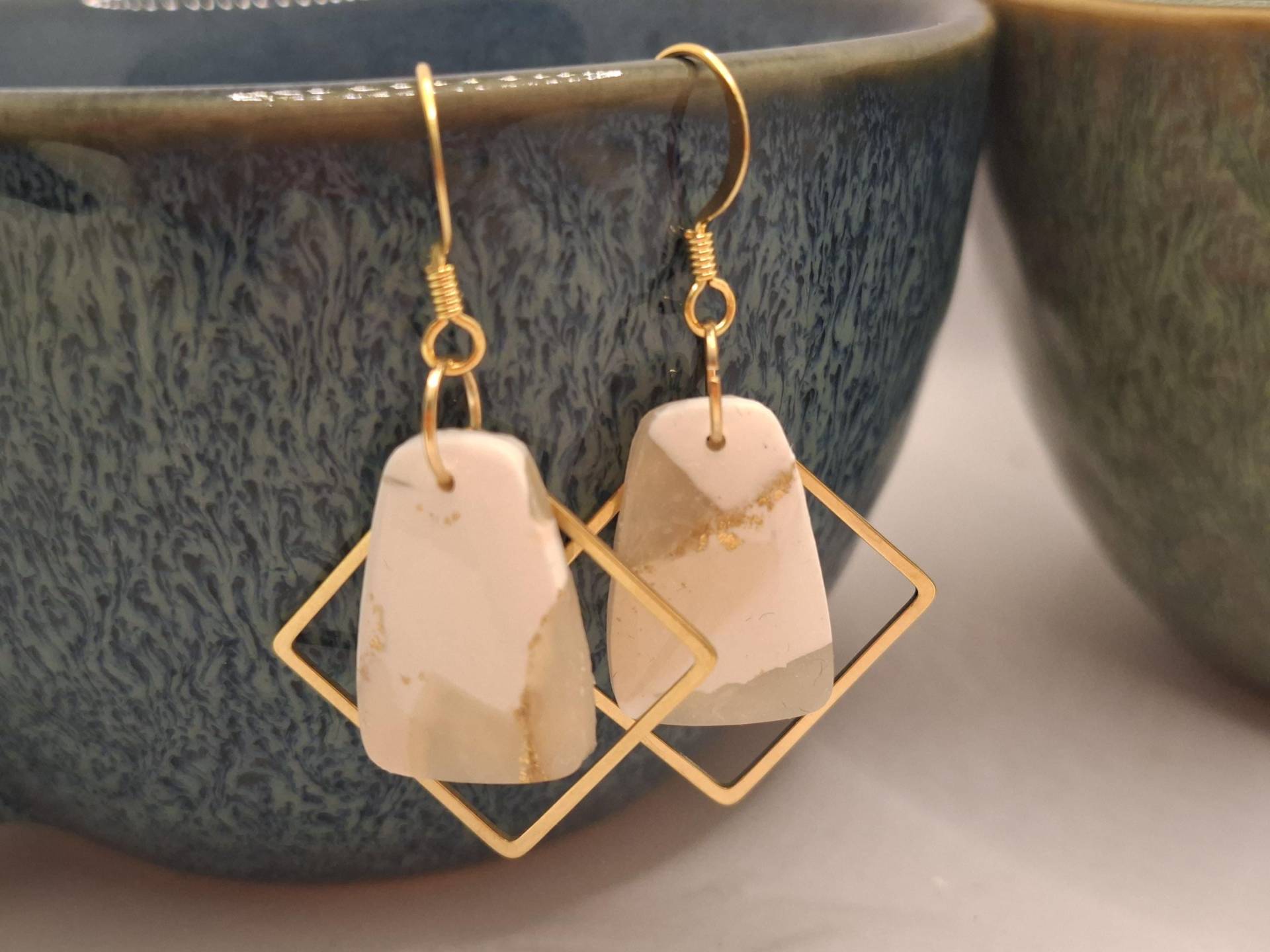 Polymer Clay Ohrring/Beige/Weiß/Gold//Fimo Polymer Clay Ohrring/Beige/Weiß/Gold//Fimo von FioJu