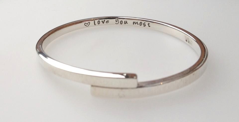 Grobstrick Silber Verstellbarer Armreif ~ Strukturierter Valentinstag Geschenk Für Sie von FionaJonesJewellery