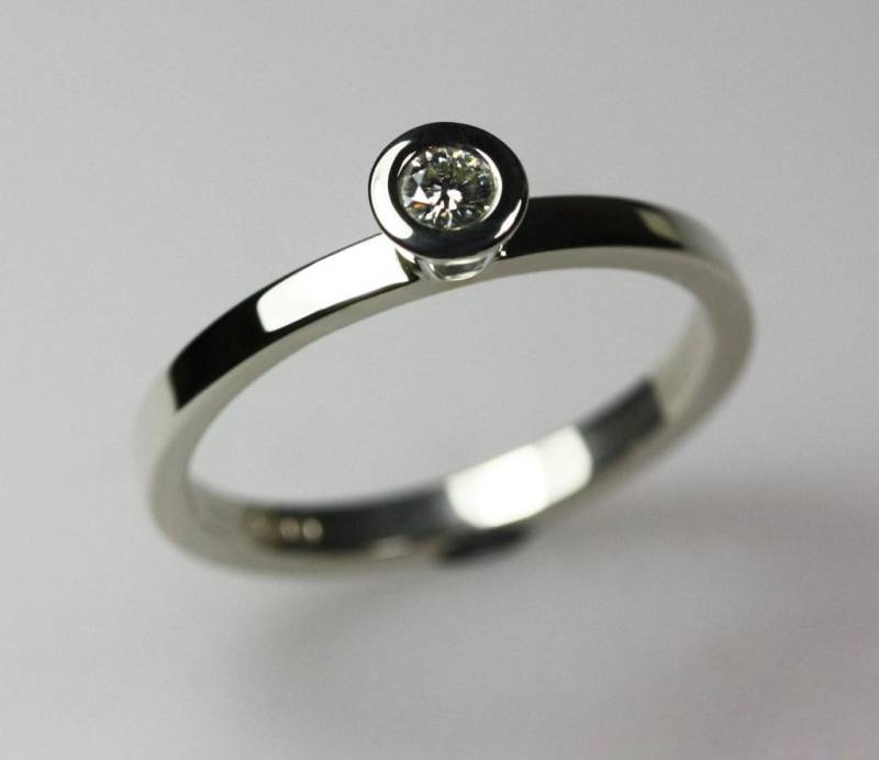 Weißgold & Moissanit Verlobungsring ~ Erschwingliche von FionaJonesJewellery