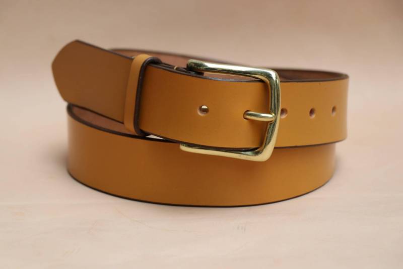 Handgemachte Sedgwick London Tan Englisch Bridle Ledergürtel - Handgenäht Massive Messing Westend Schnalle Wahl Von 2 Breiten von MariannaAromatherapy