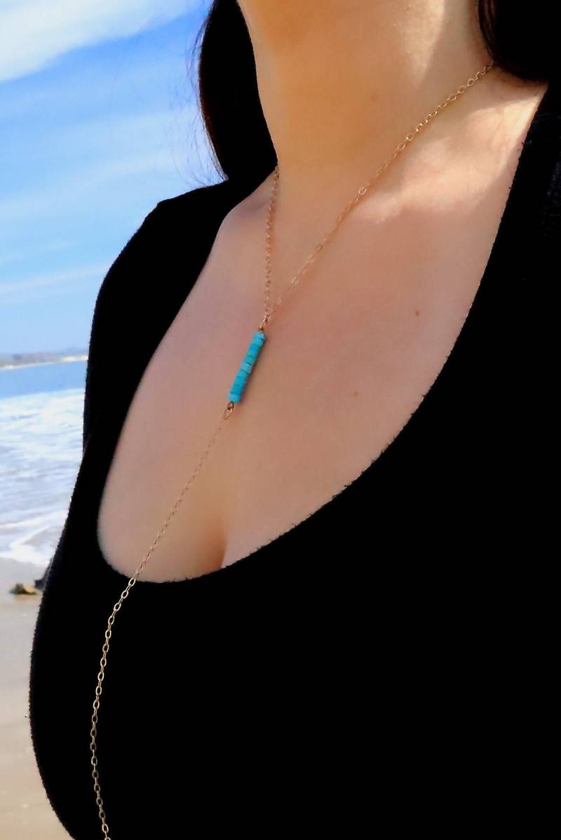 Türkis Heishe & 14K Gold Feder Lariat Halskette | Echte Dornröschen Y-Tropfen Kette Handgefertigt Boho Handwerker Türkis Heishe & 14K Gold Feder Lariat Halskette | Echte Dornröschen Y-Tropfen Kette Handgefertigt Boho Handwerker von FiorediLunaBoutique