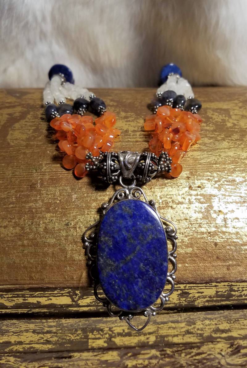 Atemberaubende 925Er Silber Große Lapis Karneol Und Mondsteinhalskette Atemberaubende 925Er Silber Große Lapis Karneol Und Mondsteinhalskette von Fioredoro