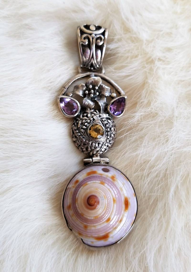 Atemberaubende Shell, Amethyst, Citrin Sterlin Silber Anhänger Atemberaubende Shell, Amethyst, Citrin Sterlin Silber Anhänger von Fioredoro
