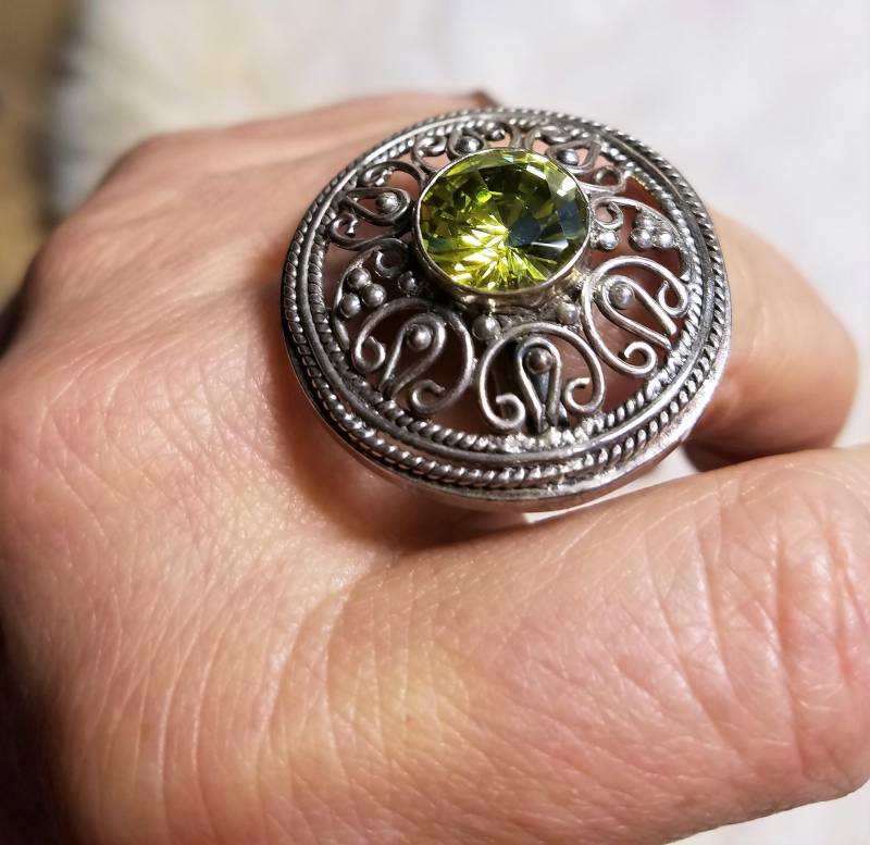 Wunderschöne Schillernde Peridot Ring, 925Er Silber Urlaub Funkeln von Fioredoro