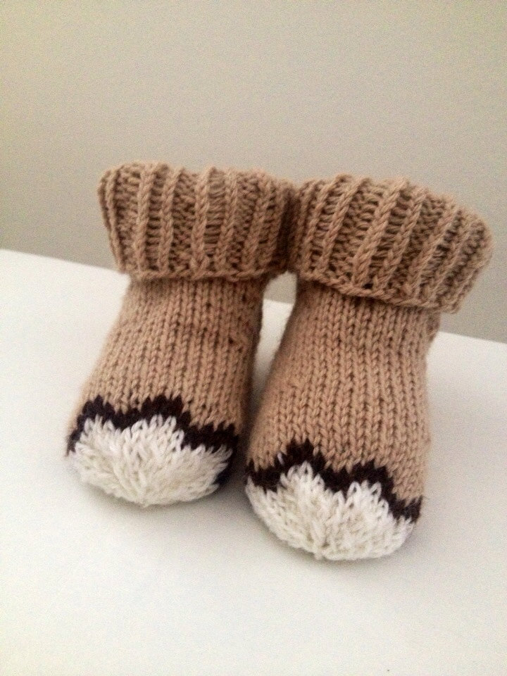 Handgestrickte Baby Bär Braun Merino Wolle Socken Booties Neugeborene Handgefertigt von FirTreeKnitwear