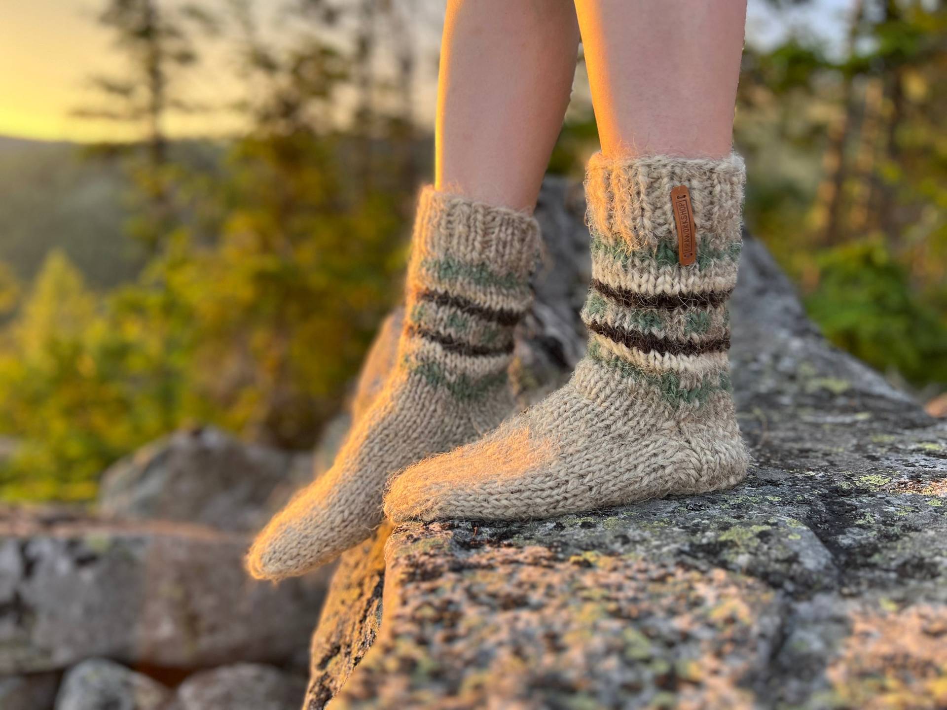 Handgestrickte Wollsocken Warmes Grau, Natürliche Schafwolle Handgestrickte Wollsocken Warmes Grau, Natürliche Schafwolle von FiraworkshopTextile