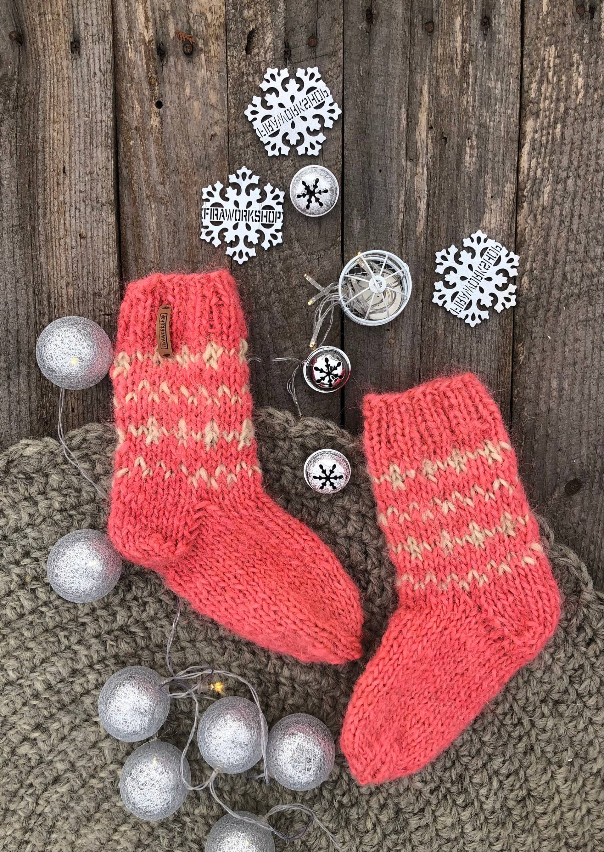 Neon Pink Wollsocken Handgestrickte Warme Wintersocken Neon Pink Wollsocken Handgestrickte Warme Wintersocken von FiraworkshopTextile