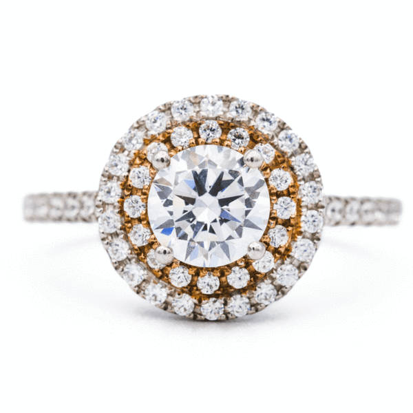 6, 5 Mm Rund Moissanite Zwei Ton 14K Weiß Und Rose Solid Gold Halo-Diamant-Schaft-Design Ring 1, 40 Cttw von FireandBrilliance