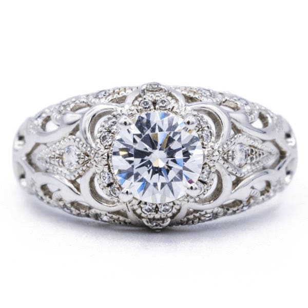 6, 5 Mm Runde Moissanite 14K Weiß Solid Gold Milgrain Design Ring von FireandBrilliance