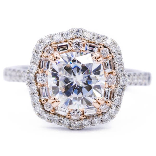7, 5 Mm Kissen Moissanite Zwei Getönten 14K Weißgold/Rosegold Antike Halo Korb Ring 2, 20 Karat Gesamtgewicht 7, 5 Mm Kissen Moissanite Zwei Getönten 14K Weißgold/Rosegold Antike Halo Korb Ring 2, 20 Karat Gesamtgewicht von FireandBrilliance