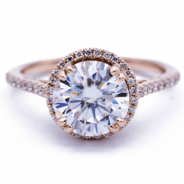 8mm Runde Moissanite 14K Rose Gold Diamant Halo Filigran Und Milgrain Ring 2.3 Cttw von FireandBrilliance