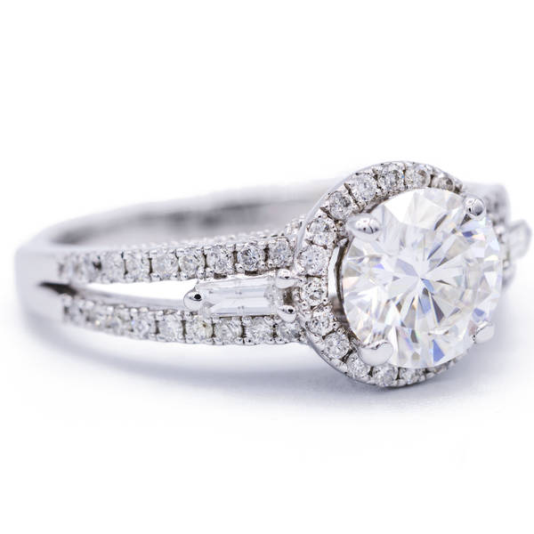 8mm Runde Moissanite 14K White Gold Antike Filigrane Dia Micropave & S Ring 2, 60 Cttw von FireandBrilliance