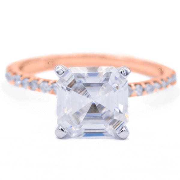 Asscher Moissanite Zwei Ton 14K Rose Gold Und Weißgold 4 Zinken Diamant Akzent Eis Solitär-Ring von FireandBrilliance