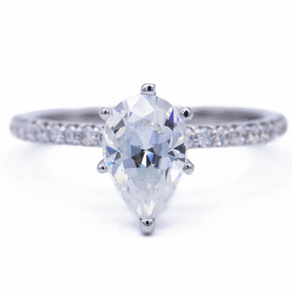 Birne Moissanite 14K White Gold 6 Zinken Diamant Akzent Eis Solitär Ring von FireandBrilliance
