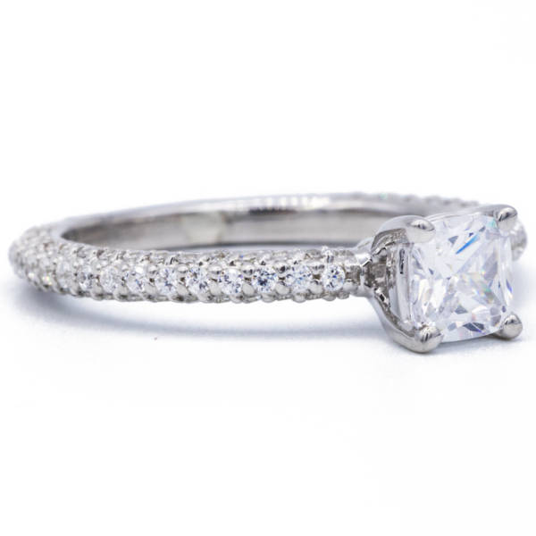Kissen Moissanite 14K White Gold Diamantring Schaft Kissen Moissanite 14K White Gold Diamantring Schaft von FireandBrilliance