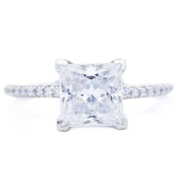 Prinzessin Moissanite Platin 4 Zinken Diamant Akzent Eis Kathedrale Solitär-Ring von FireandBrilliance