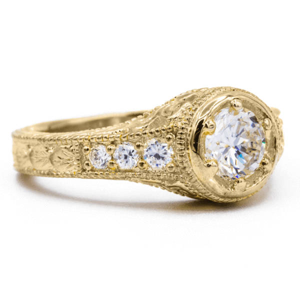 Runde Moissanite 14K Gelb Stift Gold 6 Milgrain Filigranen Diamantring Schaft von FireandBrilliance