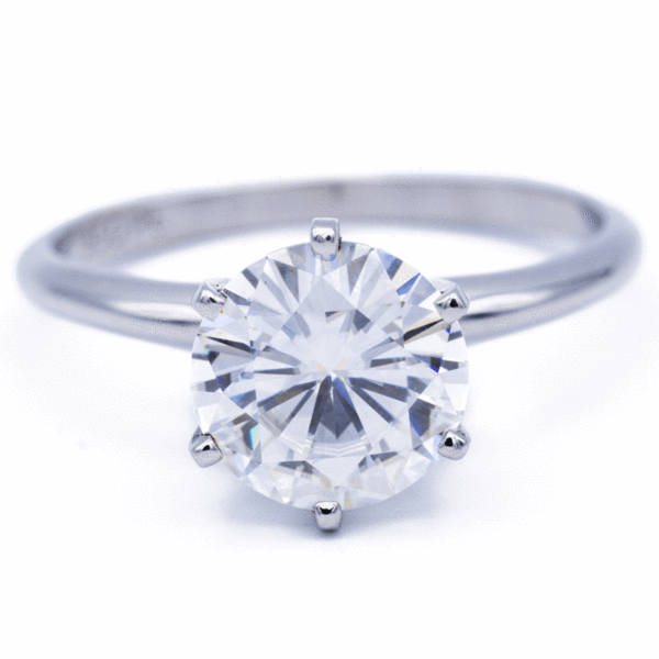 Runde Moissanite Platin 6 Zinken Solitär-Ring von FireandBrilliance