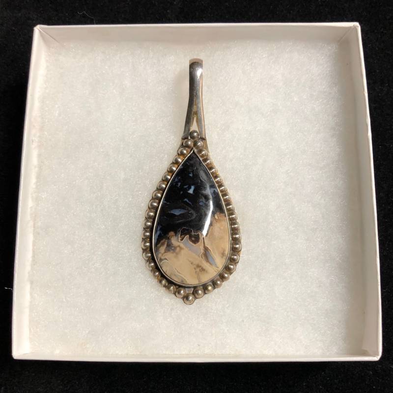 Versteinertes Palmenholz & Sterling Silber Statement Anhänger, 3 1/8In. X 1 1/4In Versteinertes Palmenholz & Sterling Silber Statement Anhänger, 3 1/8In. X 1 1/4In von FireandEarthJewels