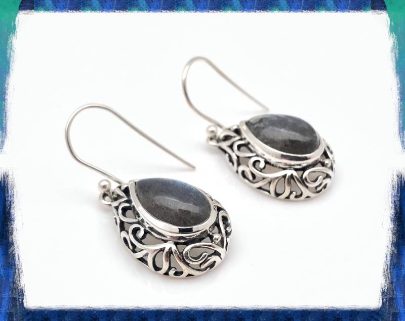 Labradorit Ohrringe, Silber Oxidierte Teardrop Einstellung, Sterlingsilber von FireandIceSilver