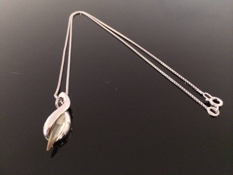 Lime Green Quartz Silber Halskette // Rhodium Finished 40cm Kette Inklusive von FireandIceSilver