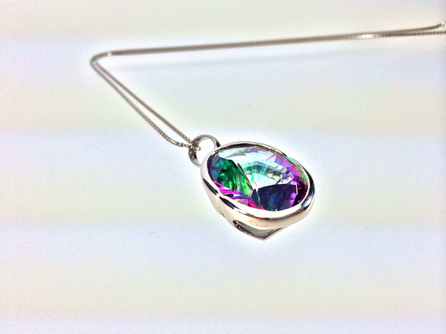 Mystic Quartz 925 Sterling Silber Anhänger, 16 "Kette." von FireandIceSilver